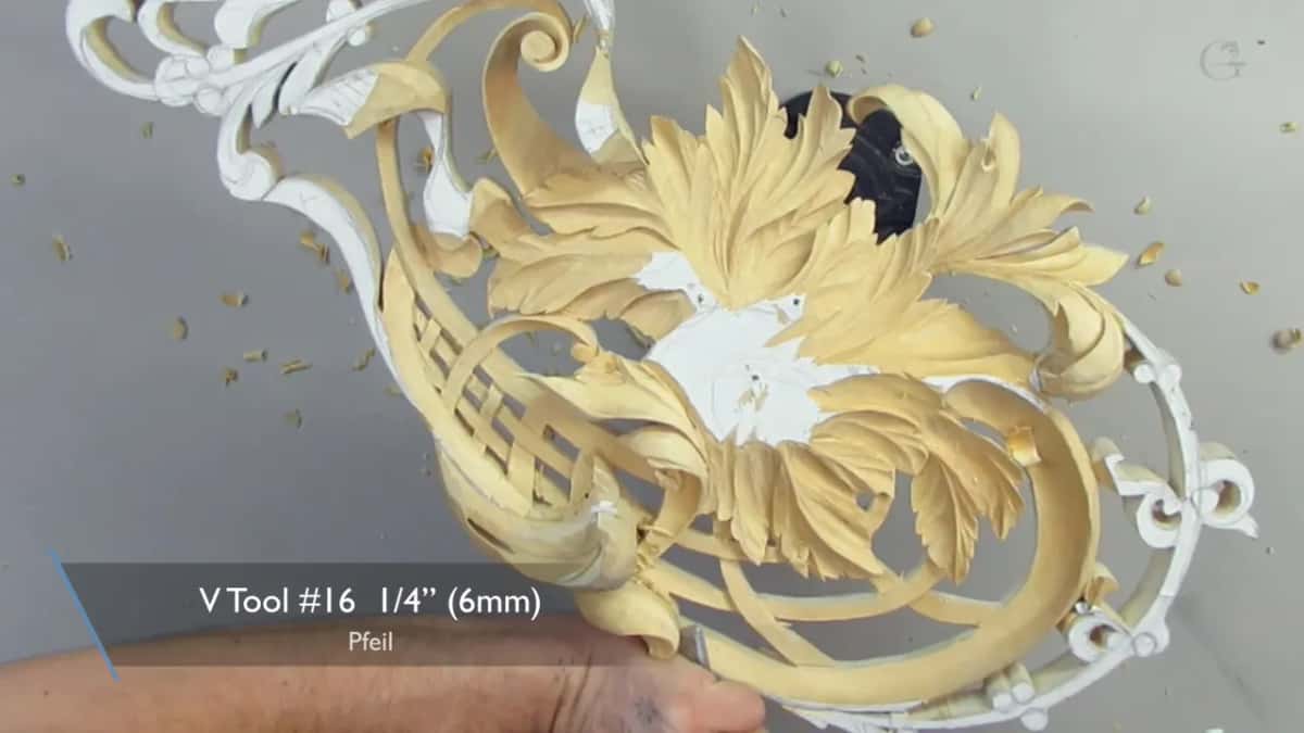 Pfeil V tool number 16 at six millimeters, named on screen over the whole panel