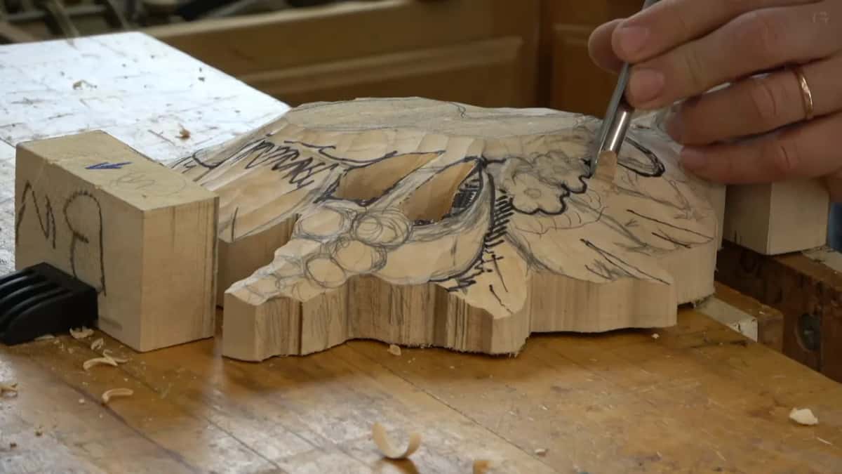 Outlining an inked flower