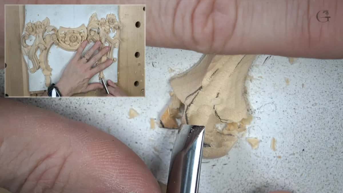 Fingers over a gouge near the tip
