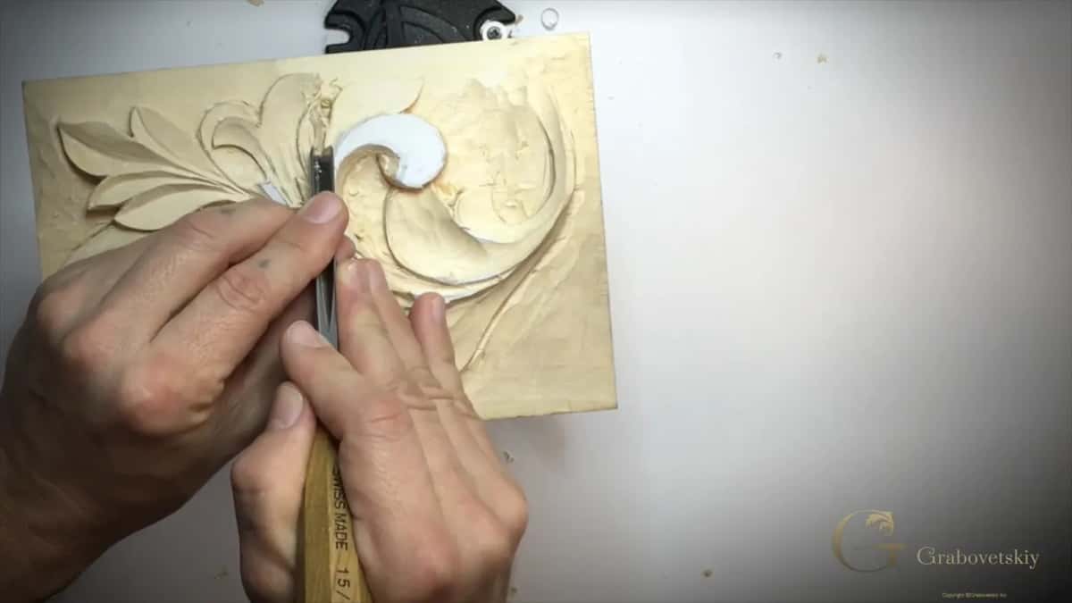 V tool held upright by the top curl