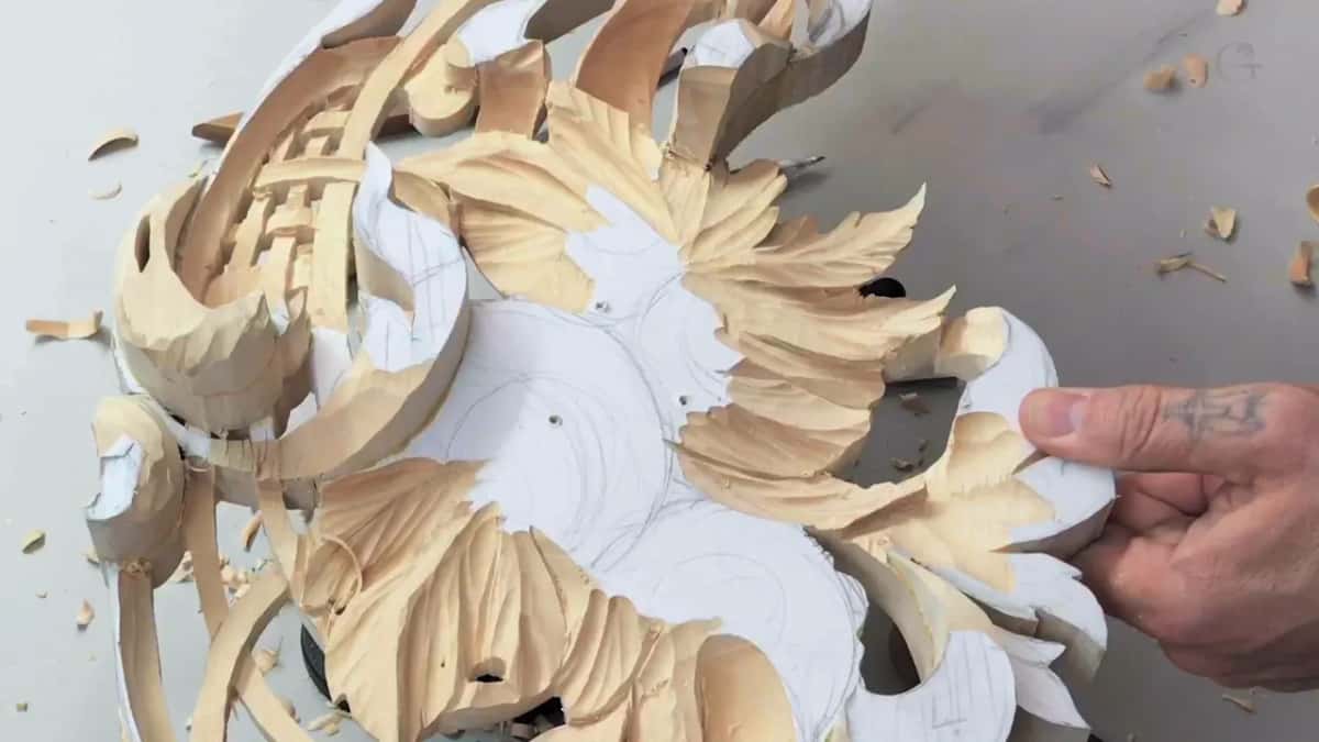 Fingers at the right edge of the face side