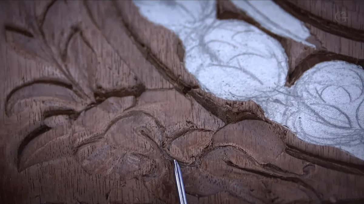 Carved petals