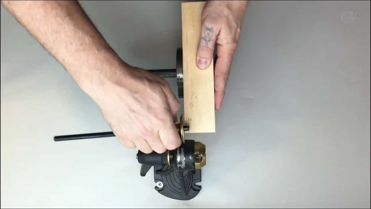 Marking gauge against the block edge