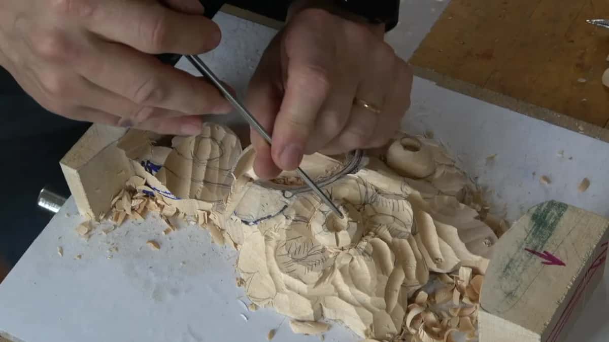 A 1 mm eleven going in under an edge