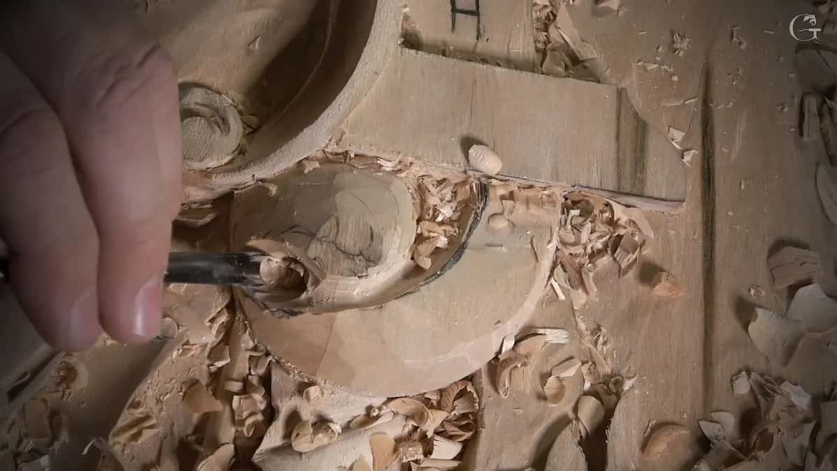 Deep hollow, gouge inside