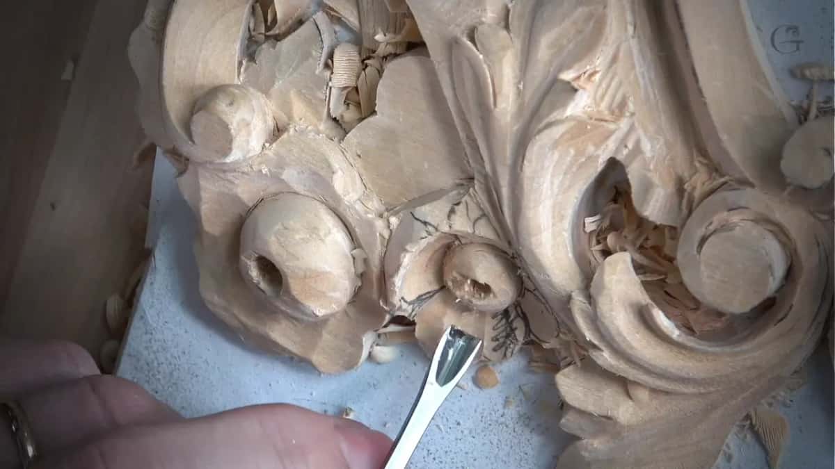 Curved gouge cutting a petal