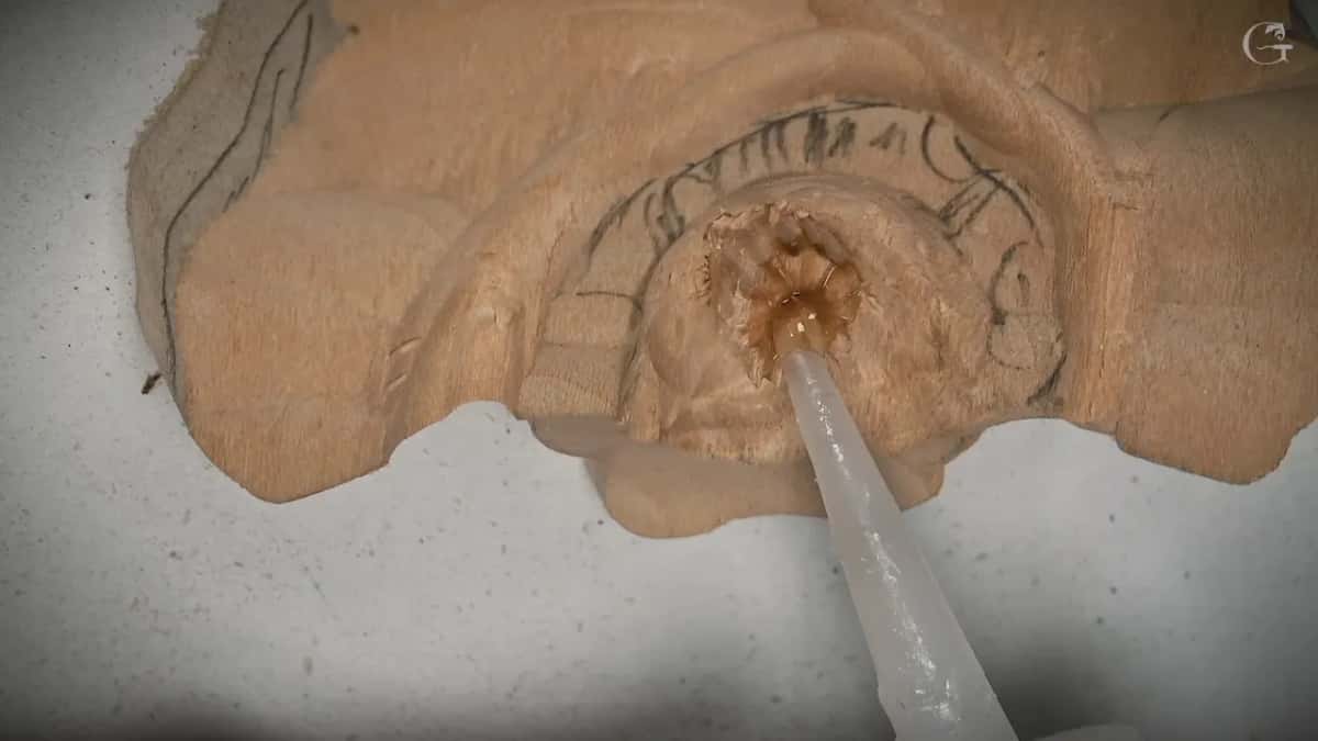 Nozzle tip wetting the center