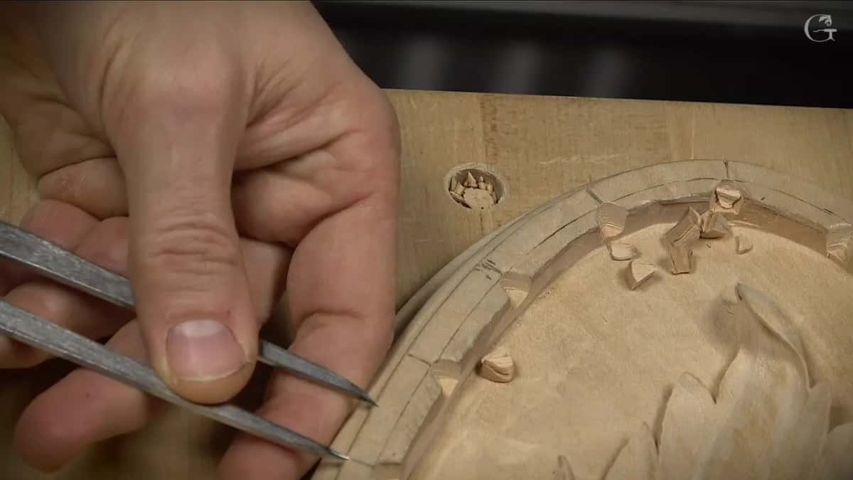 Calipers between two notches